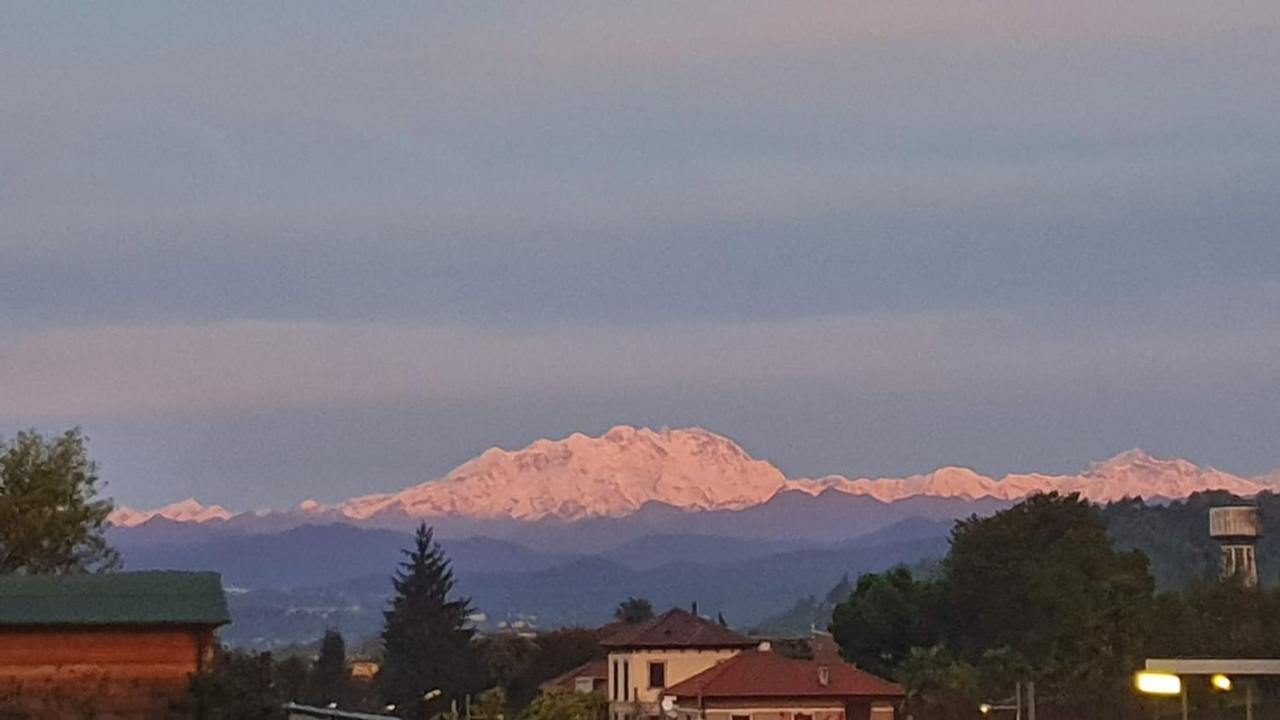 Appartamenti Ticino Sesto Calende Buitenkant foto